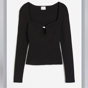 Long sleeve top with sweetheart neckline